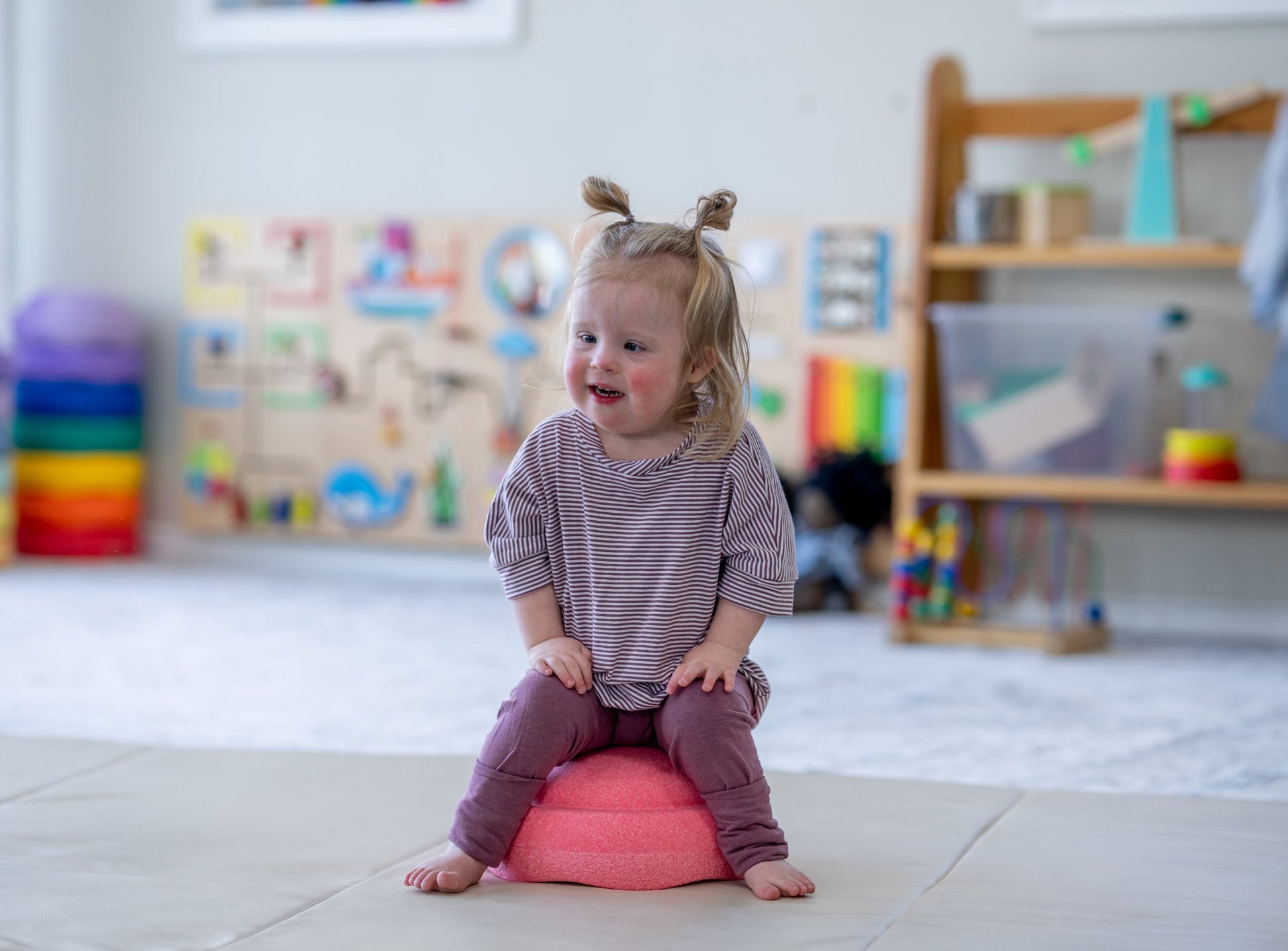 Rose Brown Stripes grow-with-me t-shirt for kids, made from soft organic cotton with a stretchy, foldable waistband. Ethically made in Canada for a sustainable and comfy fit.