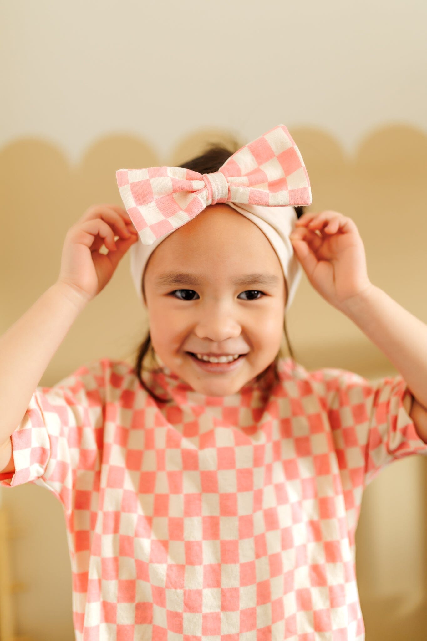 Pink Checkered Bow Headband Kid's Stuff [Trucs d'enfants] 